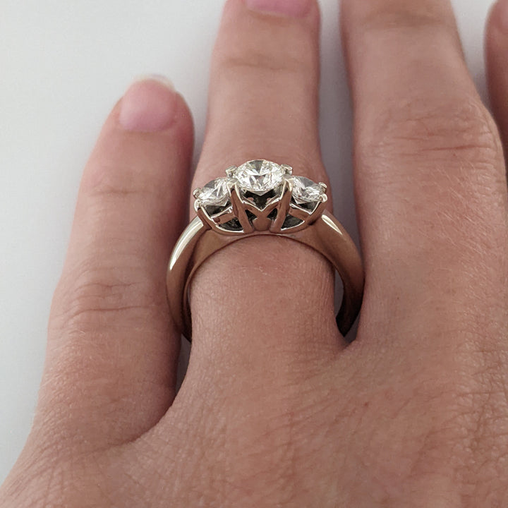 14K WHITE 1.01 CARAT TOTAL WEIGHT SI2 I DIAMOND ROUND (3) ESTATE TRINITY RING 3.9 GRAMS