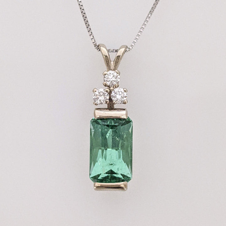 14K WHITE GREEN TOURMALINE EMERALD CUT 2.98 CARAT TOTAL WITH .15 DIAMOND TOTAL WEIGHT ESTATE PENDANT & CHAIN
