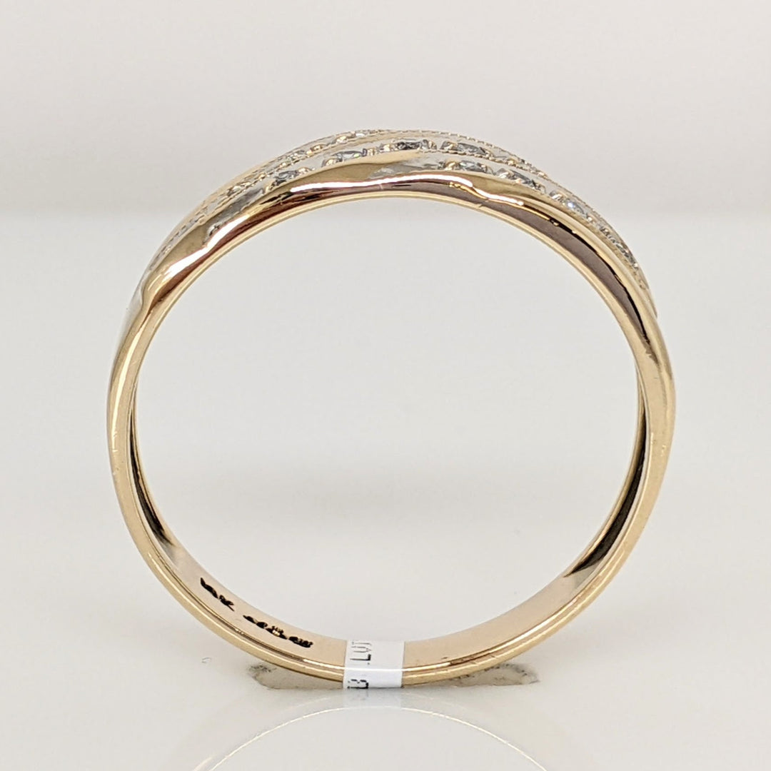 10K .20 CARAT TOTAL WEIGHT I1 I DIAMOND ROUND (13) 3-ROW ESTATE BAND 3.5 GRAMS