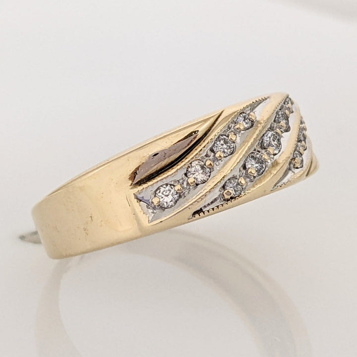 10K .20 CARAT TOTAL WEIGHT I1 I DIAMOND ROUND (13) 3-ROW ESTATE BAND 3.5 GRAMS