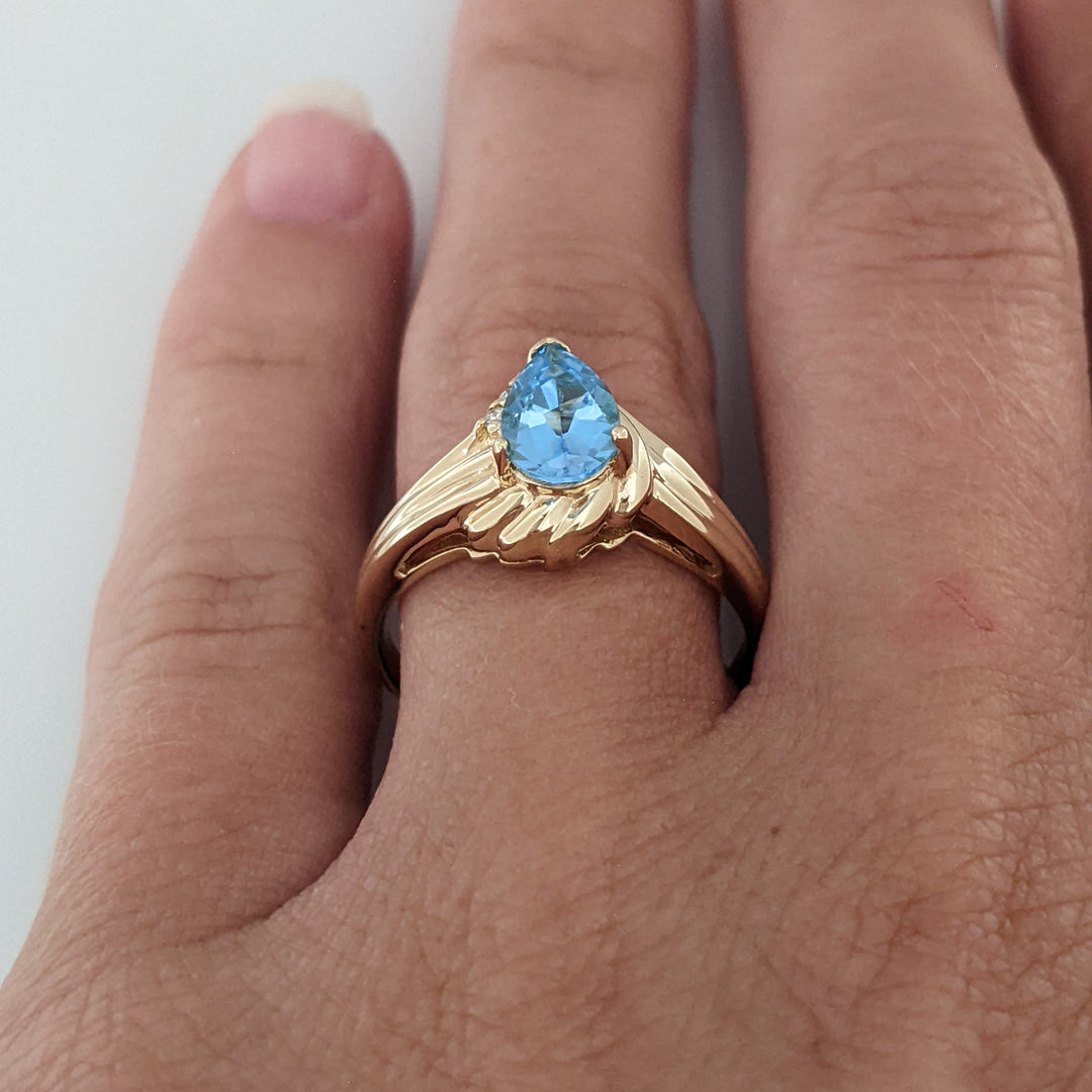 14K BLUE TOPAZ PEAR 5X8 WITH (3) MELEE ESTATE RING 3.4 GRAMS