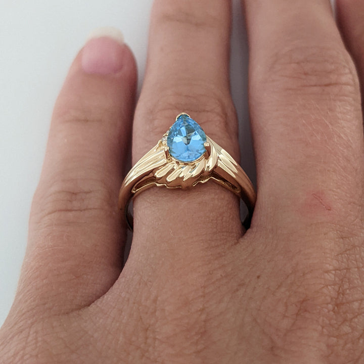14K BLUE TOPAZ PEAR 5X8 WITH (3) MELEE ESTATE RING 3.4 GRAMS