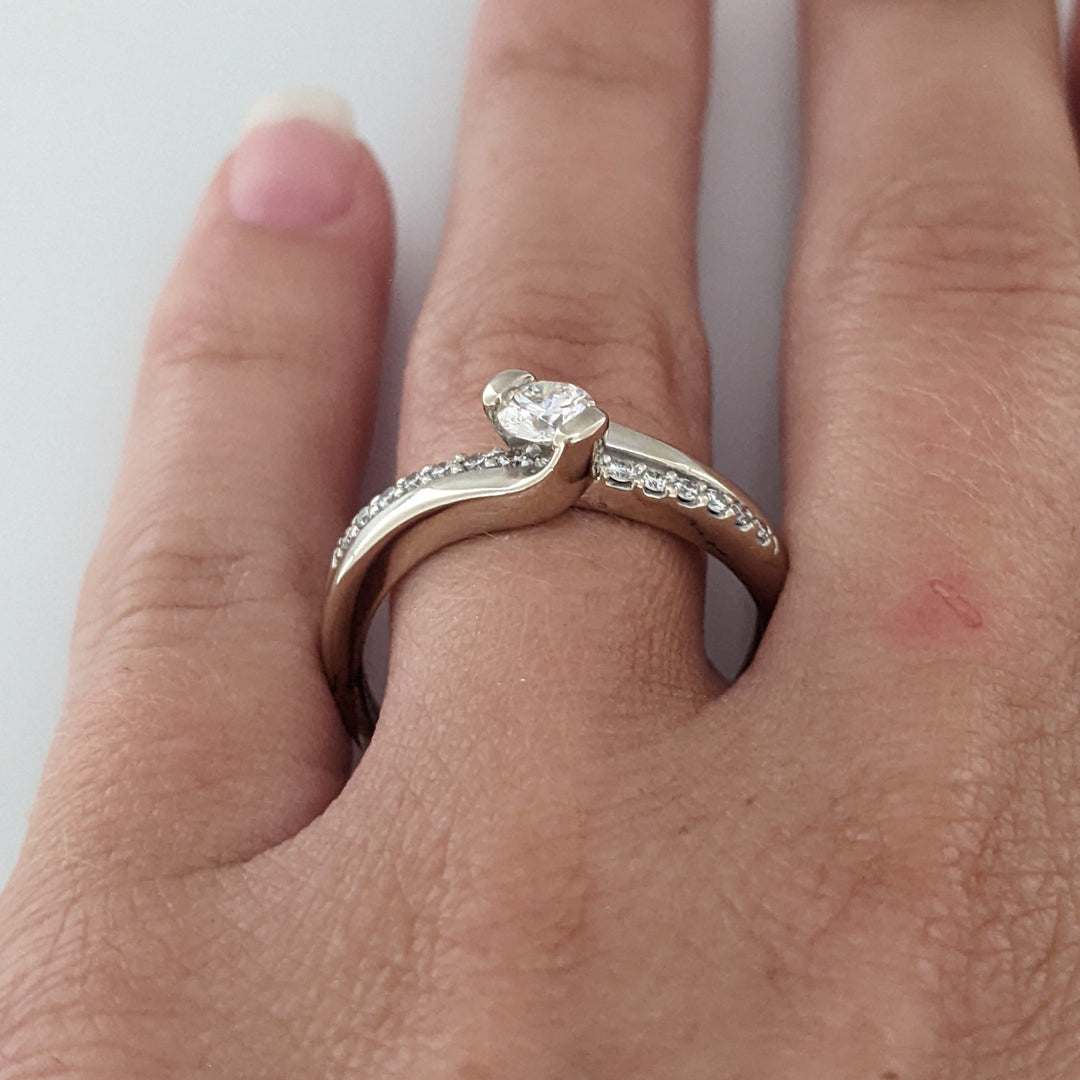 14K .48 CARAT TOTAL WEIGHT I1 H DIAMOND ROUND (16) BYPASS ESTATE RING 4.3 GRAMS