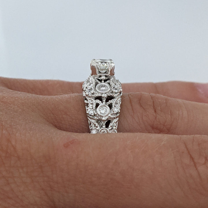 14k WHITE .93 CARAT TOTAL WEIGHT VS2 L DIAMOND ROUND (25) ESTATE RING 6.9 GRAMS