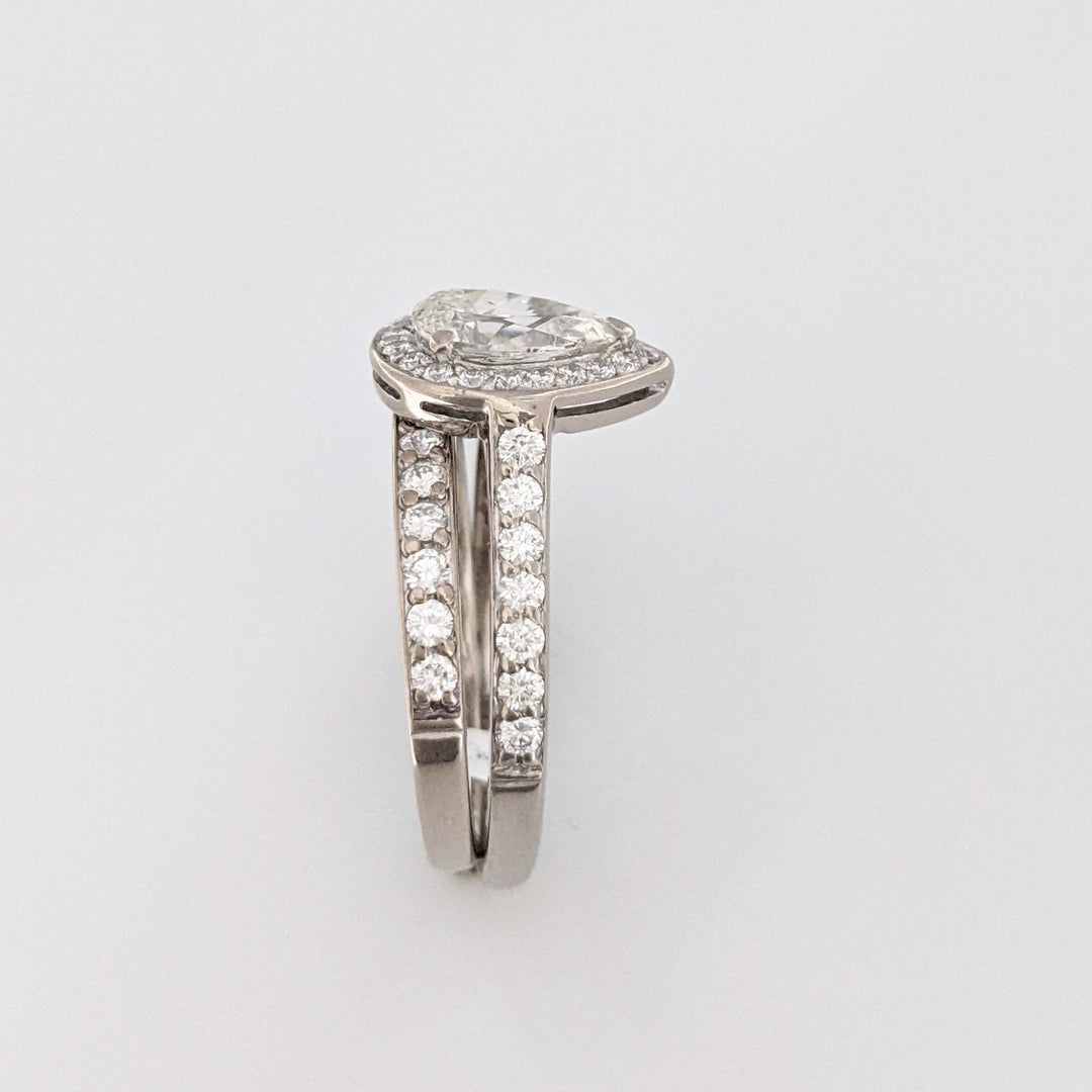 18K WHITE .83 CARAT TOTAL SI2 F DIAMOND PEAR WITH ROUNDS ESTATE RING/ BAND SET