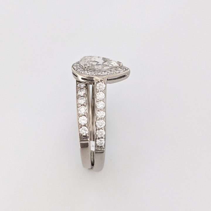 18K WHITE .83 CARAT TOTAL SI2 F DIAMOND PEAR WITH ROUNDS ESTATE RING/ BAND SET