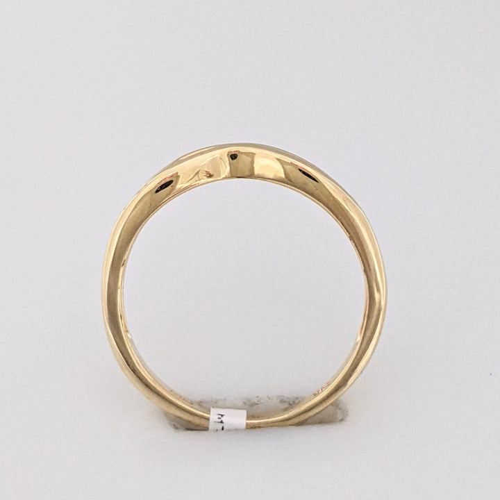 14K .18 CARAT TOTAL WEIGHT I1 I DIAMOND ROUND (12) CURVED CHANNEL SET ESTATE BAND 1.8 GRAMS