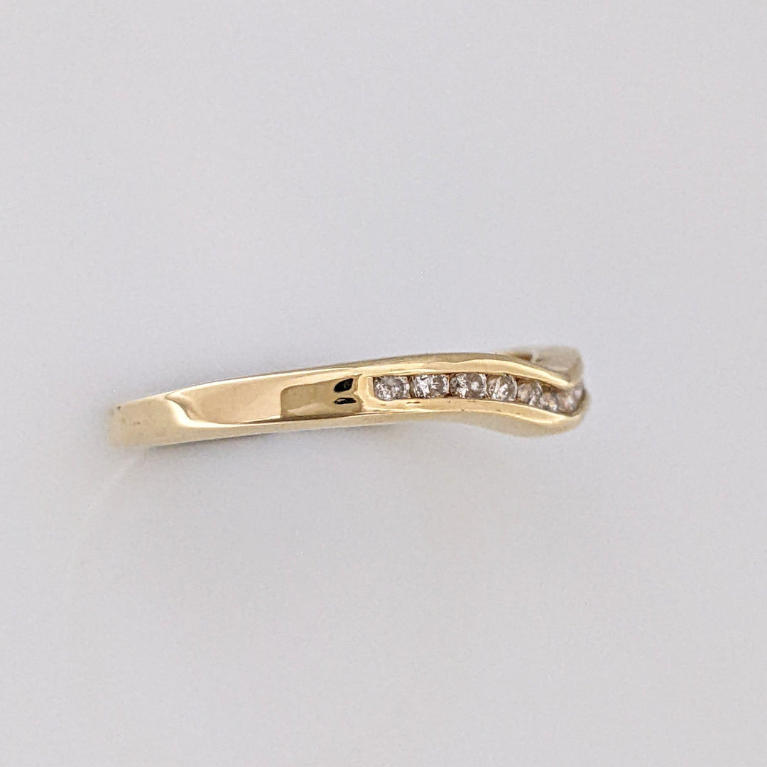 14K .18 CARAT TOTAL WEIGHT I1 I DIAMOND ROUND (12) CURVED CHANNEL SET ESTATE BAND 1.8 GRAMS