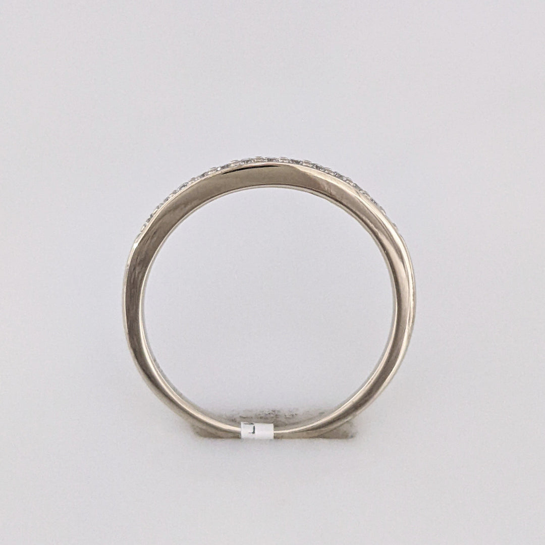 14K WHITE .13 CARAT TOTAL WEIGHT I1 H DIAMOND ROUND (13) ESTATE CHANNEL SET BAND 1.8 GRAMS
