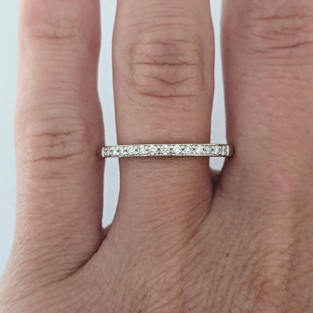 14K WHITE .13 CARAT TOTAL WEIGHT I1 H DIAMOND ROUND (13) ESTATE CHANNEL SET BAND 1.8 GRAMS