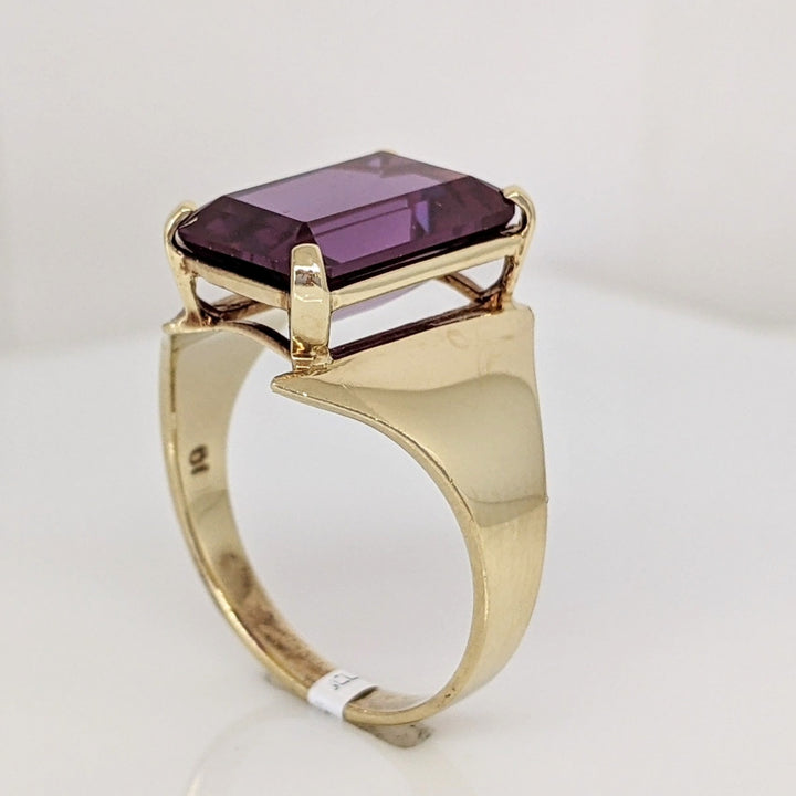 10K SYNTHETIC CORUNDUM EMERALD CUT 10X14 ESTATE RING 6.2 GRAMS