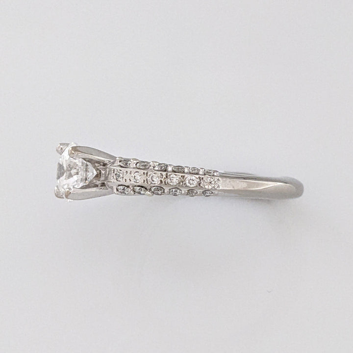 14K WHITE 1.30 CARAT TOTAL WEIGHT I1 H DIAMOND ROUND (37) ESTATE RING 4.9G