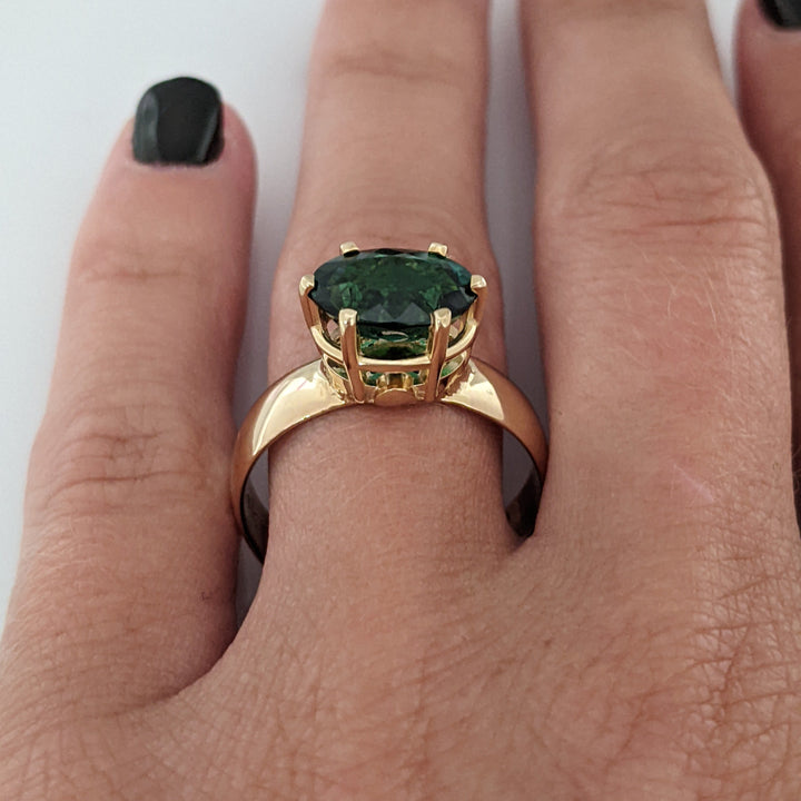 14K GREEN TOURMALINE OVAL 7X10 ESTATE RING 4.9 GRAMS