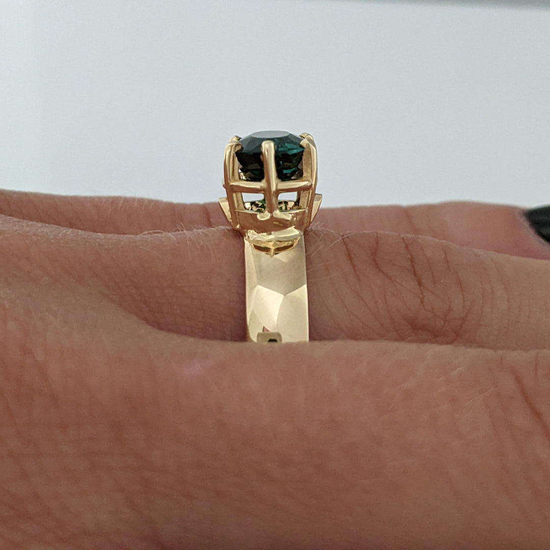 14K GREEN TOURMALINE OVAL 7X10 ESTATE RING 4.9 GRAMS