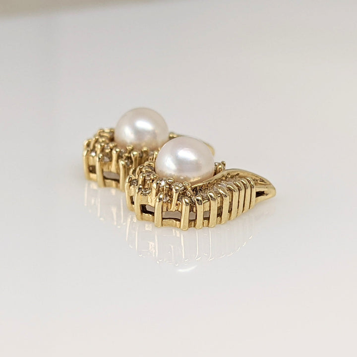 14K PEARL ROUND 5.5MM WITH ROUND/ BAGUETTE MELEE ESTATE EARRINGS 4.0 GRAMS