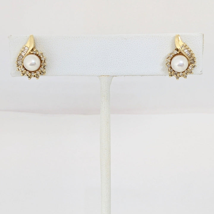 14K PEARL ROUND 5.5MM WITH ROUND/ BAGUETTE MELEE ESTATE EARRINGS 4.0 GRAMS