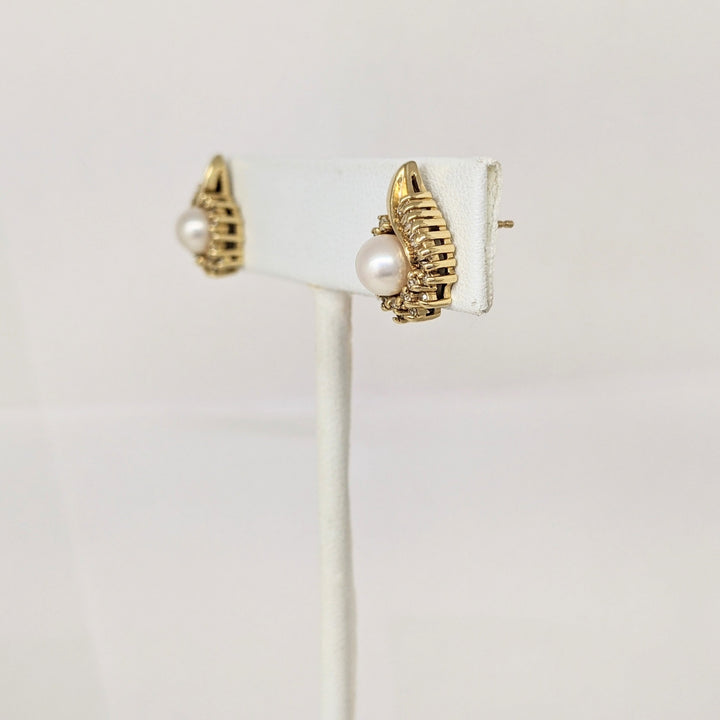 14K PEARL ROUND 5.5MM WITH ROUND/ BAGUETTE MELEE ESTATE EARRINGS 4.0 GRAMS