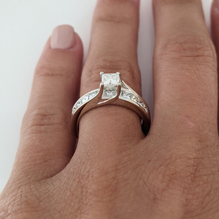 14K WHITE 1.47 CARAT TOTAL WEIGHT SI2 F PRINCESS CUT DIAMOND (12) ESTATE RING 3.7 GRAMS