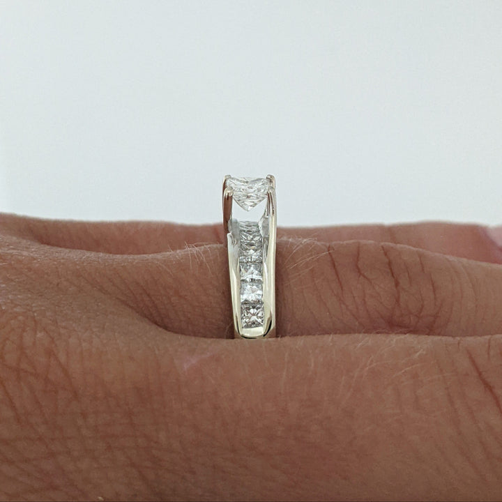 14K WHITE 1.47 CARAT TOTAL WEIGHT SI2 F PRINCESS CUT DIAMOND (12) ESTATE RING 3.7 GRAMS