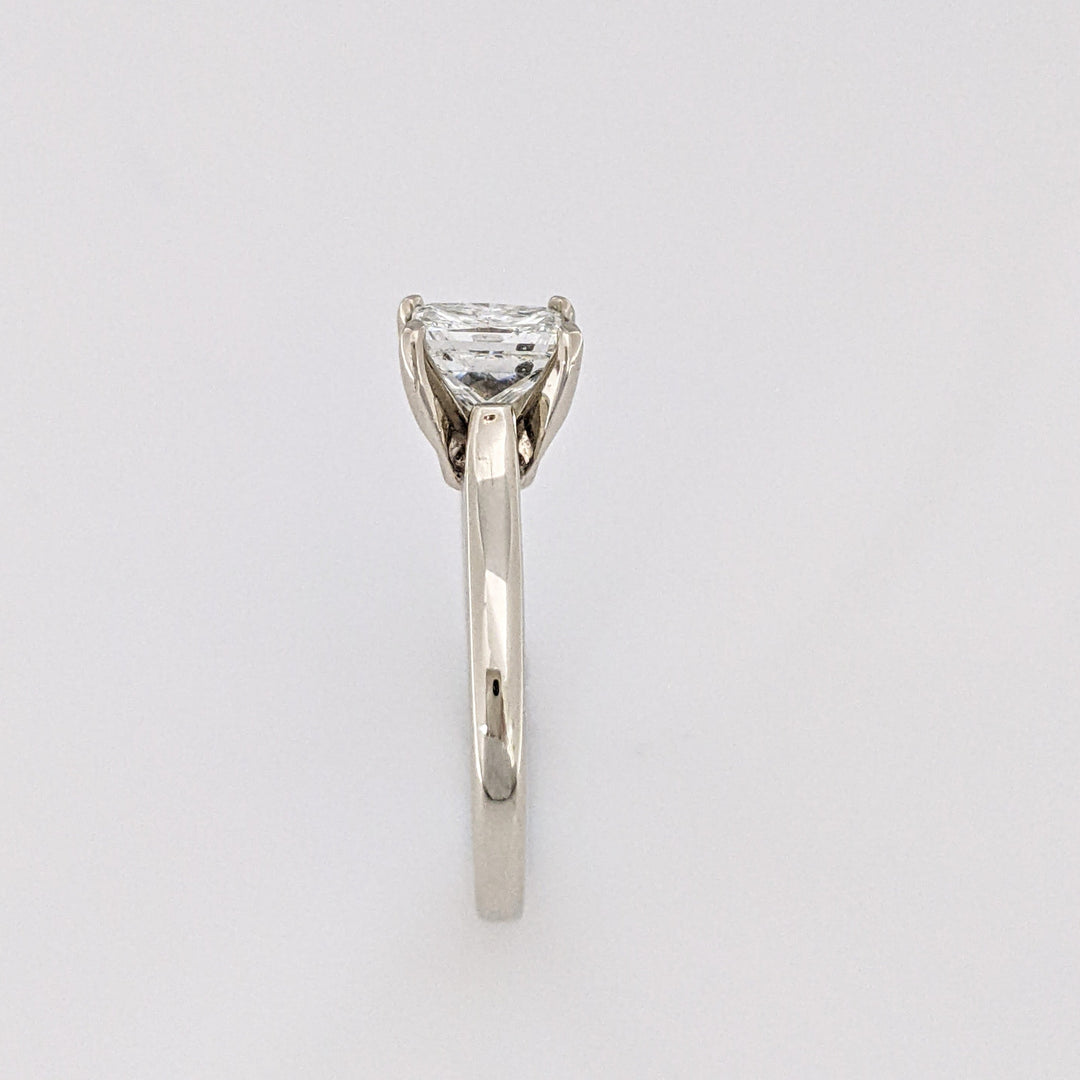 14K WHITE .91 CARAT TOTAL I1 H DIAMOND EMERALD CUT ESTATE RING 2.6 GRAMS