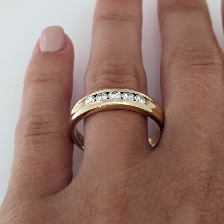14K .50 CARAT TOTAL WEIGHT SI1 G DIAMOND ROUND (5) CHANNEL SET ESTATE BAND 5.3 GRAMS