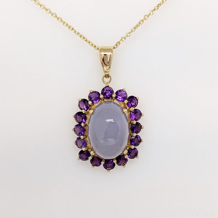 14K PURPLE JADE CABOCHON 10X14 WITH (16) 3MM AMETHYST ESTATE PENDANT & CHAIN 5.8 GRAMS