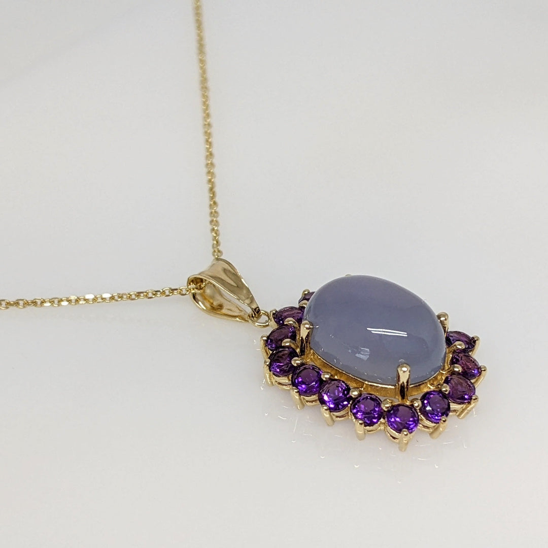 14K PURPLE JADE CABOCHON 10X14 WITH (16) 3MM AMETHYST ESTATE PENDANT & CHAIN 5.8 GRAMS