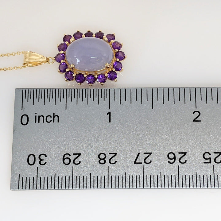 14K PURPLE JADE CABOCHON 10X14 WITH (16) 3MM AMETHYST ESTATE PENDANT & CHAIN 5.8 GRAMS