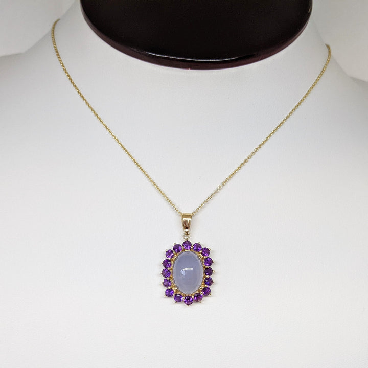 14K PURPLE JADE CABOCHON 10X14 WITH (16) 3MM AMETHYST ESTATE PENDANT & CHAIN 5.8 GRAMS