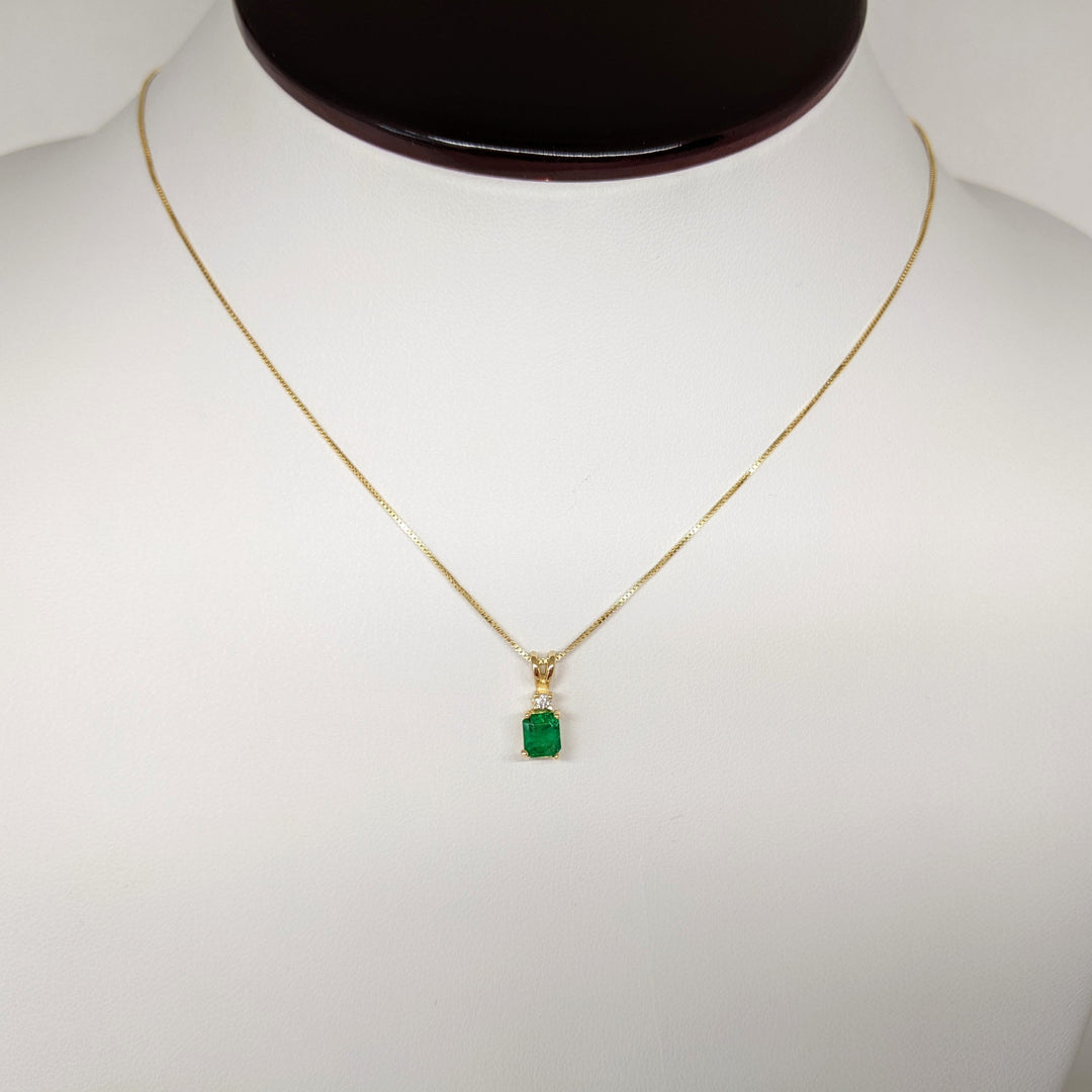 14K EMERALD CUT EMERALD 4X5 WITH MELEE ESTATE PENDANT & CHAIN 1.9 GRAMS