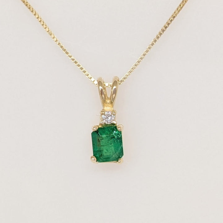 14K EMERALD CUT EMERALD 4X5 WITH MELEE ESTATE PENDANT & CHAIN 1.9 GRAMS