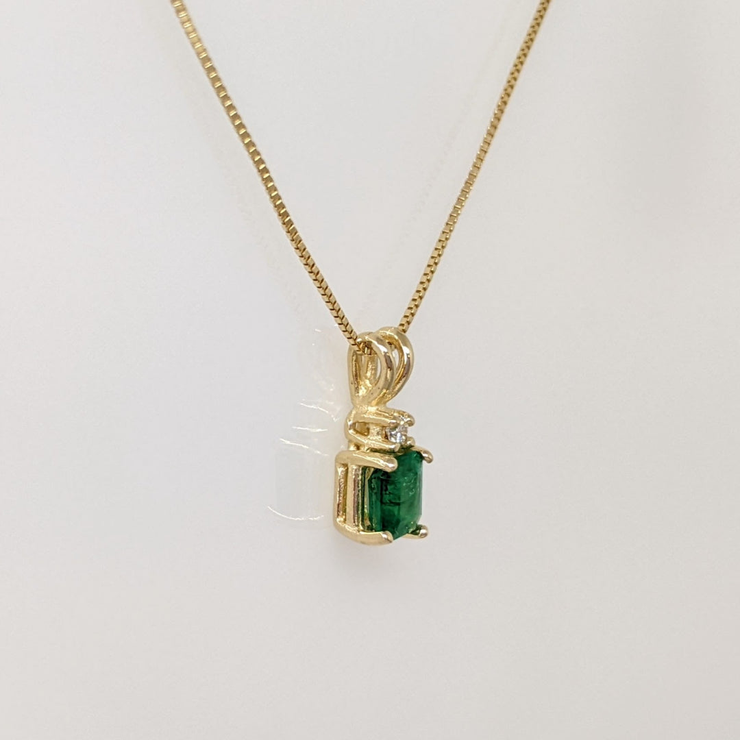 14K EMERALD CUT EMERALD 4X5 WITH MELEE ESTATE PENDANT & CHAIN 1.9 GRAMS