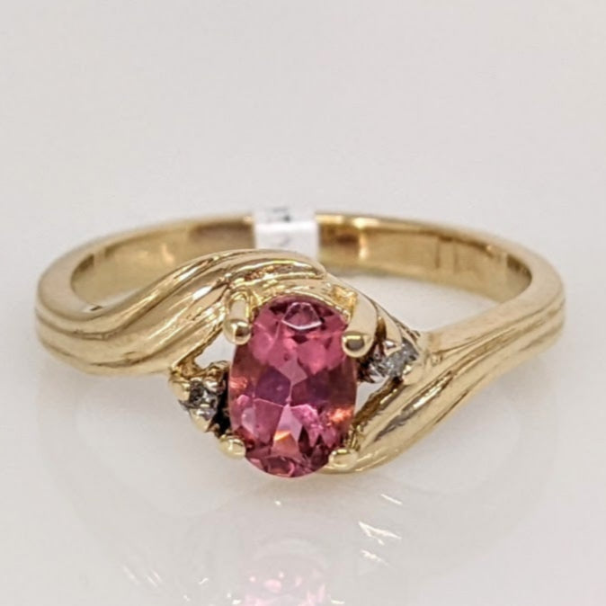 10K PINK TOURMALINE OVAL 4X6 WITH (2) MELEE ESTATE RING 2.0 GRAMS