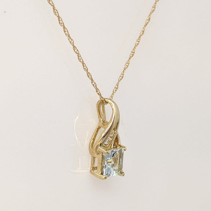 10K AQUAMARINE PRINCESS CUT 5MM WITH MELEE ESTATE PENDANT & CHAIN 1.2 GRAMS