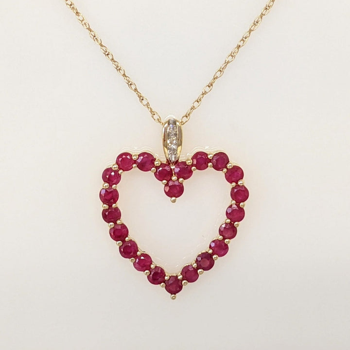 10K RUBY ROUND (22) 2.5MM ESTATE HEART PENDANT & CHAIN 2.5 GRAMS