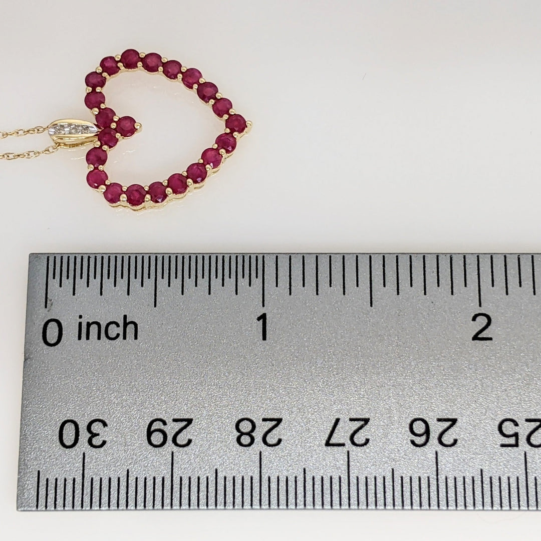 10K RUBY ROUND (22) 2.5MM ESTATE HEART PENDANT & CHAIN 2.5 GRAMS