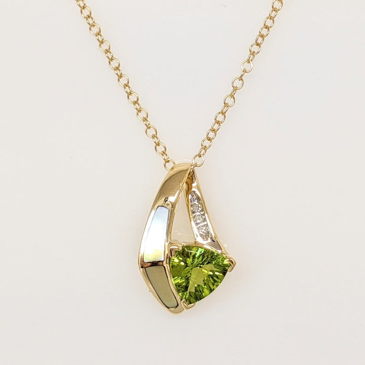 14K PERIDOT TRILLION 8MM WITH MOTHER OF PEARL AND MELEE ESTATE PENDANT & CHAIN 2.9 GRAMS