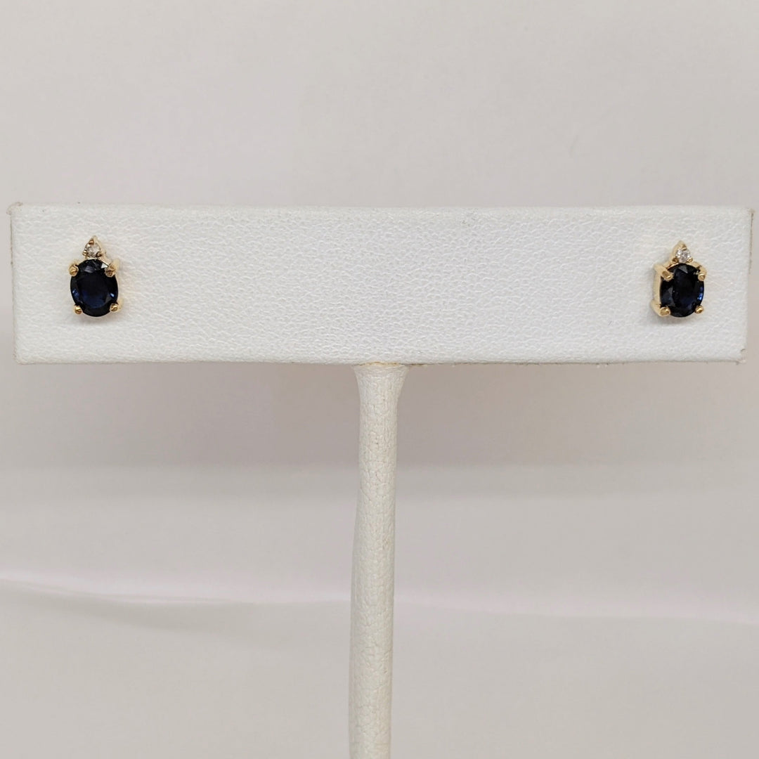14K SAPPHIRE OVAL 4X5 WITH (2) MELEE ESTATE EARRINGS 0.8 GRAMS