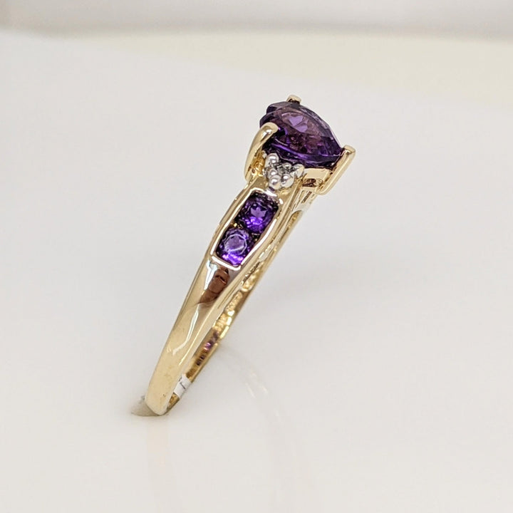 10K AMETHYST HEART 6MM WITH (4) ROUND AND (2) MELEE ESTATE RING 2.0 GRAMS