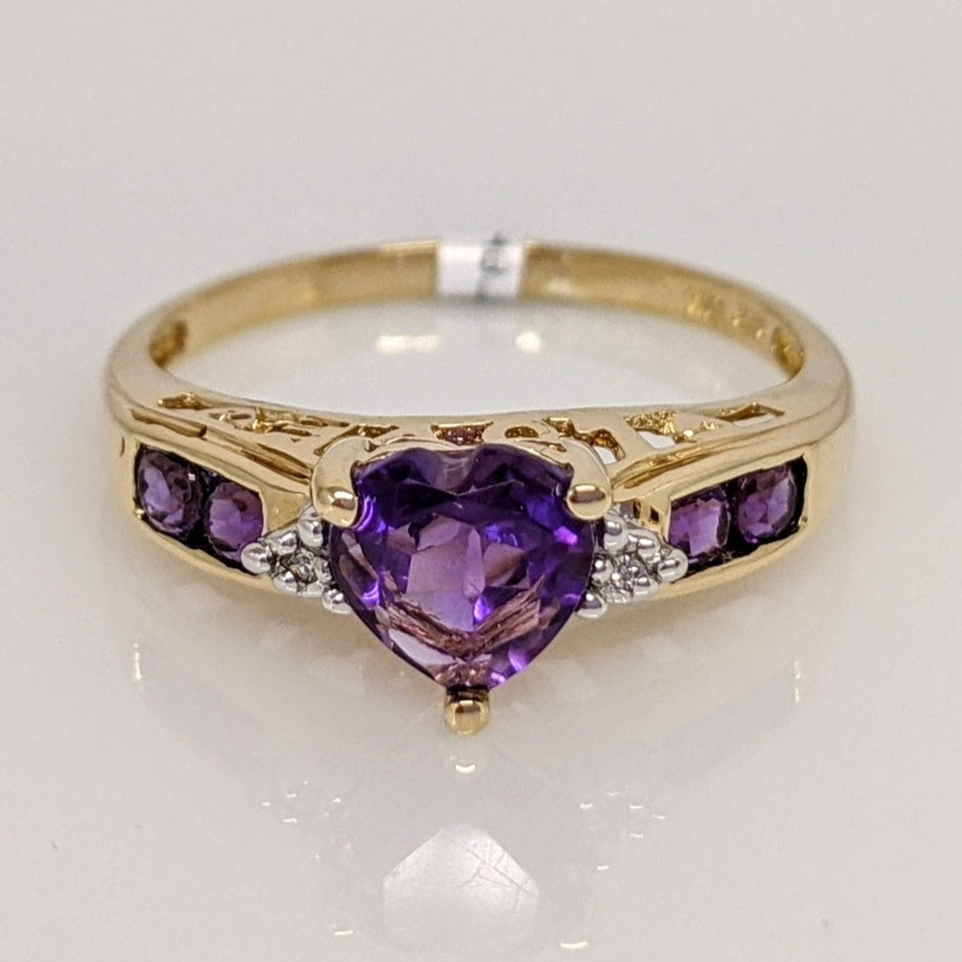 10K AMETHYST HEART 6MM WITH (4) ROUND AND (2) MELEE ESTATE RING 2.0 GRAMS