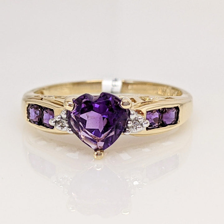 10K AMETHYST HEART 6MM WITH (4) ROUND AND (2) MELEE ESTATE RING 2.0 GRAMS