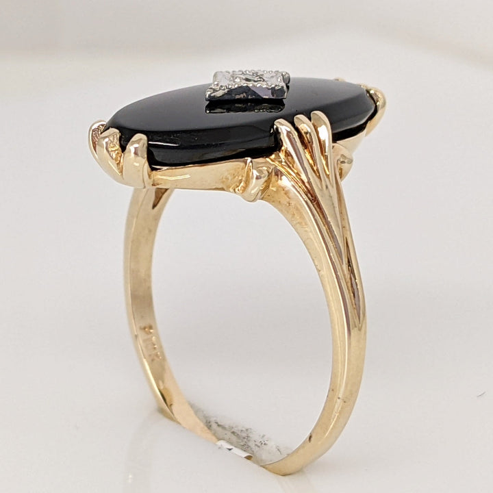 10K ONYX OVAL 8X17 WITH MELEE ESTATE RING 3.0 GRAMS