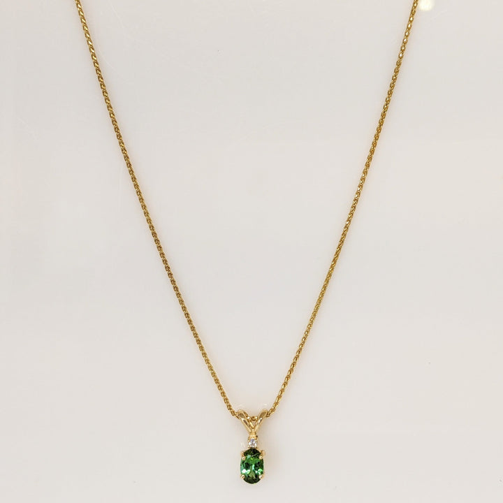 14K GREEN TOURMALINE OVAL 4X6 WITH MELEE ESTATE PENDANT & CHAIN 2.6 GRAMS