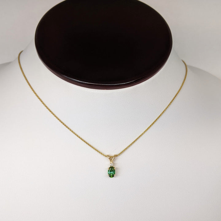 14K GREEN TOURMALINE OVAL 4X6 WITH MELEE ESTATE PENDANT & CHAIN 2.6 GRAMS
