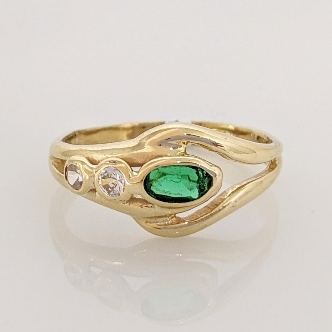 14K GREEN STONE BEZEL WITH (2) CUBIC ZIRCONIA ROUND ESTATE RING 2.4 GRAMS