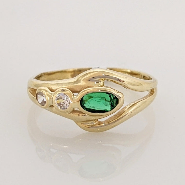14K GREEN STONE BEZEL WITH (2) CUBIC ZIRCONIA ROUND ESTATE RING 2.4 GRAMS