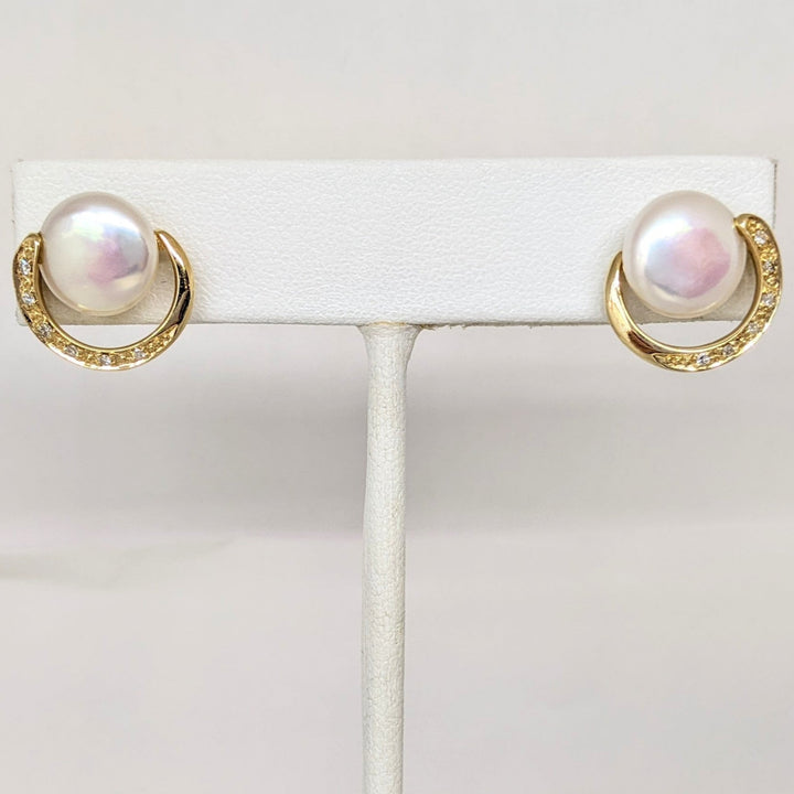14K MOTHER OF PEARL 10MM CIRLCE WITH (6) MELEE ESTATE EARRINGS 4.4 GRAMS