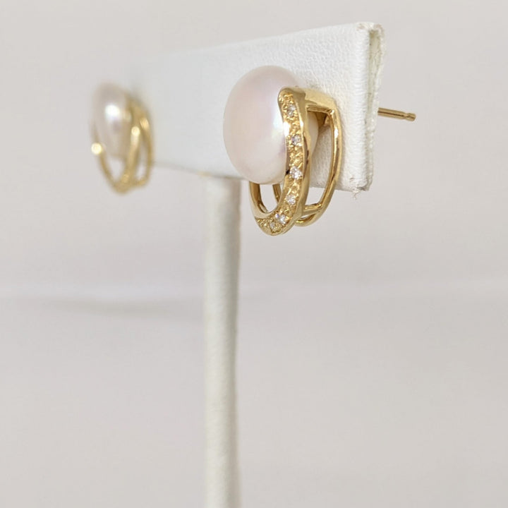 14K MOTHER OF PEARL 10MM CIRLCE WITH (6) MELEE ESTATE EARRINGS 4.4 GRAMS