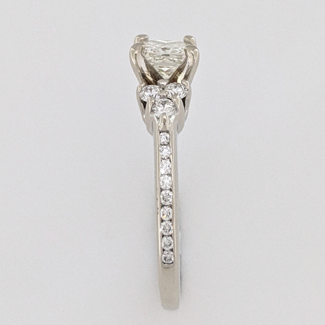 14K WHITE .72 CARAT TOTAL WEIGHT SI2-I1 H DIAMOND PRINCESS CUT (1) ROUND ESTATE RING 3.2 GRAMS
