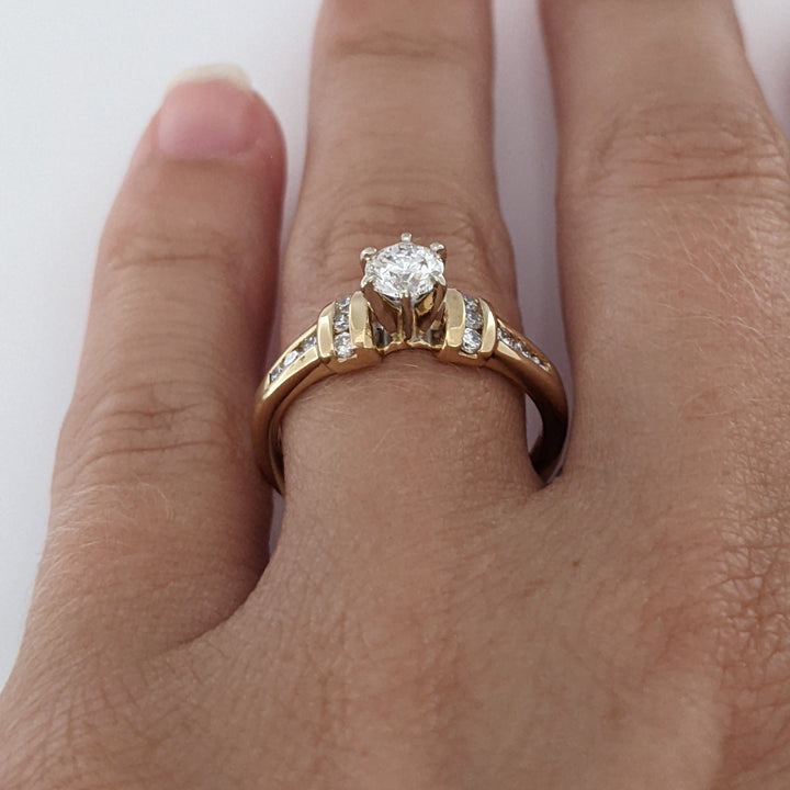 14K .60 CARAT TOTAL WEIGHT SI J DIAMOND ROUND (13) ESTATE RING 3.3 GRAMS